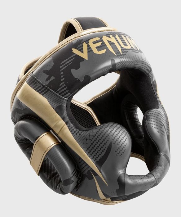 Шлем для единоборства.