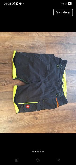 Pantaloni scrurti strauss is patati in fata se vede in poze