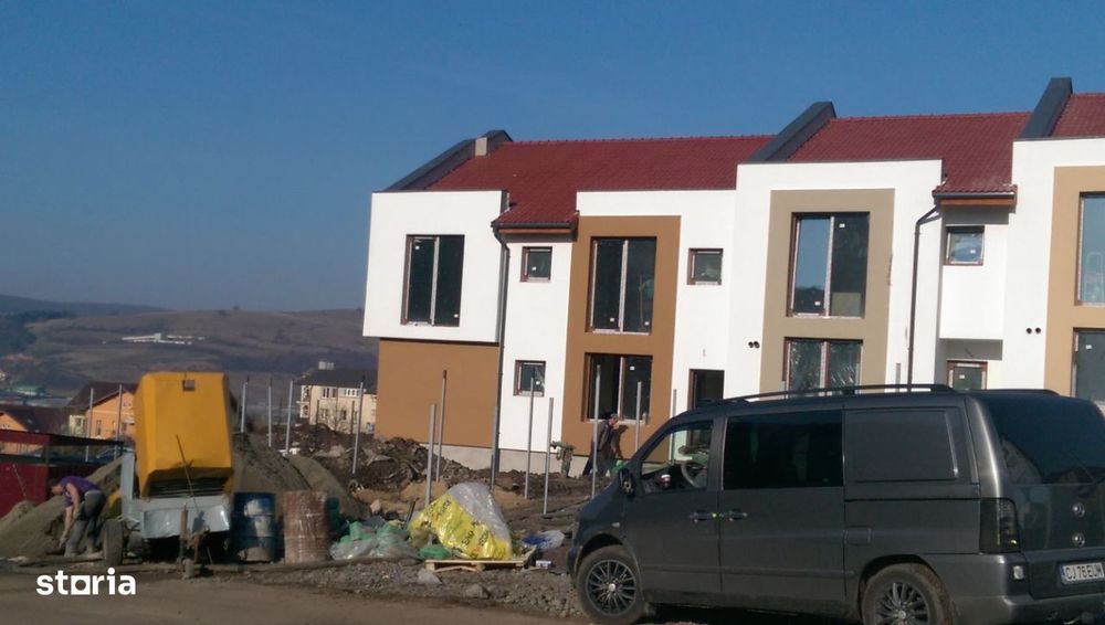 Apartament 3 dormitoare, pod mansardabil, gradina, loc parcare