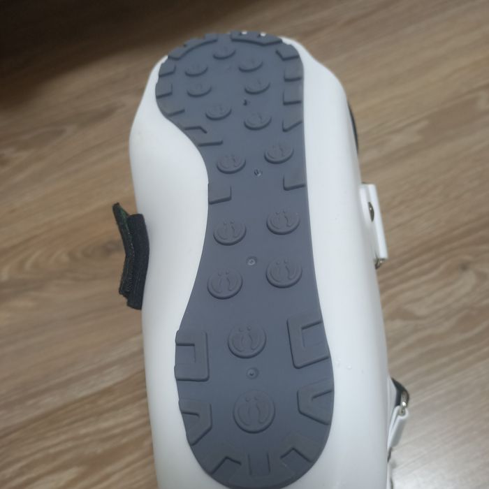 Лангетка.  Заменитель Гипса голеностопа