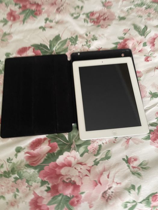 Продам Планшет Apple iPad 4 Wi-Fi + Cellular 256GB