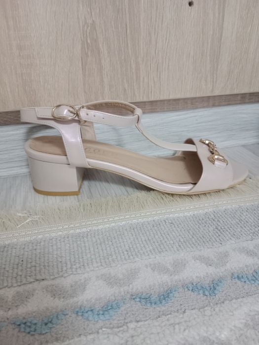 Босаножки и сандали