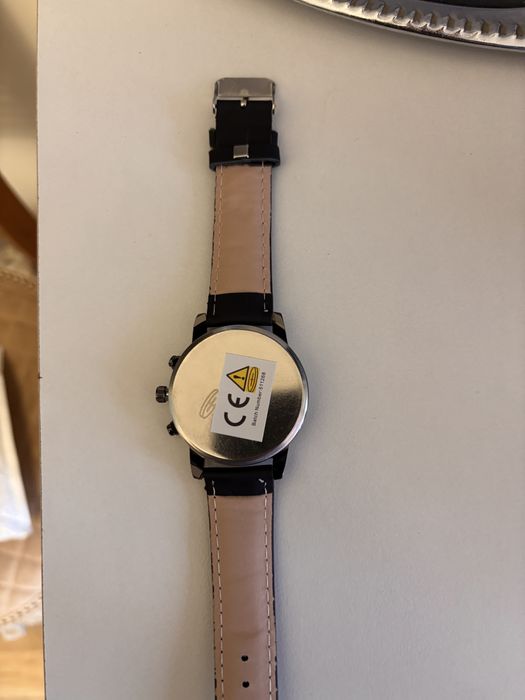 Продам часы наручные