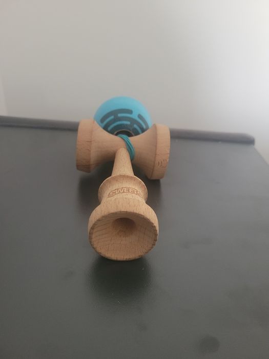 Kendama Sweets Boost Radar Blue ca nouă