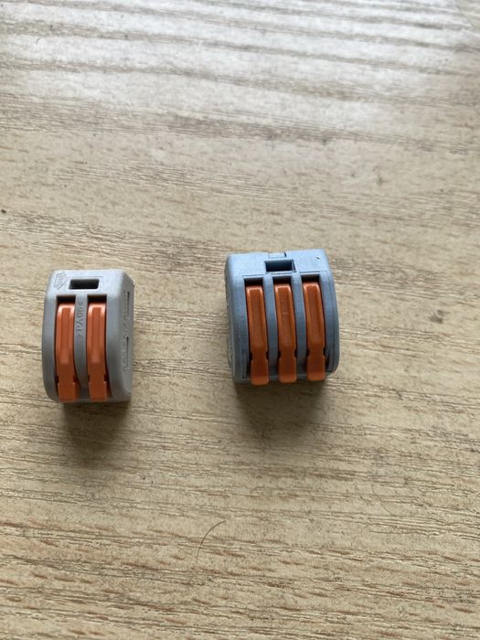 Бокс пластиковый, амперметр, изолятор