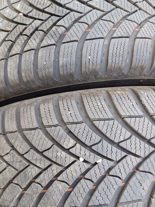 Гуми 205/60/16 Семперит