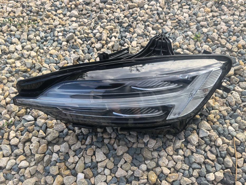 Far stanga Volvo S60 III V60 II mid led full led 32404689 2018 2024 far stanga fata Volvo S60 V60