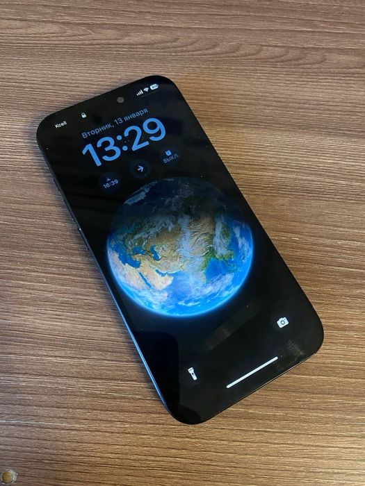 Продам Iphone 15 pro 256