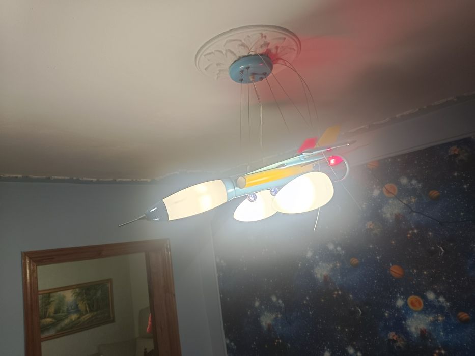 Продам люстру самолёт