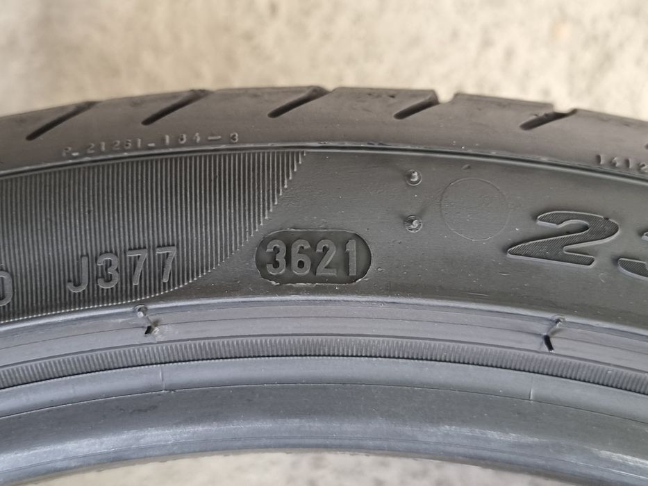 235/35/19 Pirelli 2Броя: 110€ 7мм