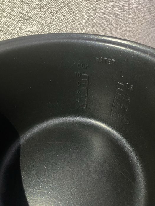 Мультиварка в хорошем состоянии