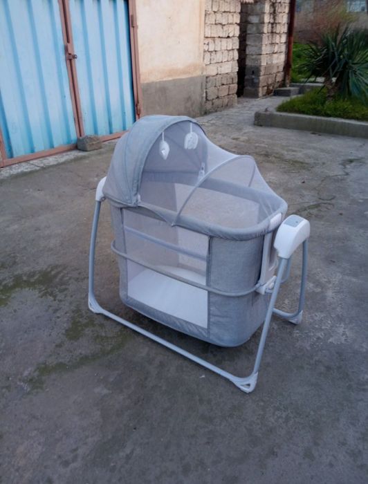 Продается коляски 2шт и кроватка общая цена