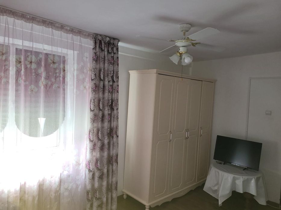Închiriez apartament 2 camere 450 euro