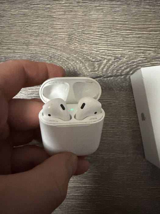 Casti AirPods 2 albe