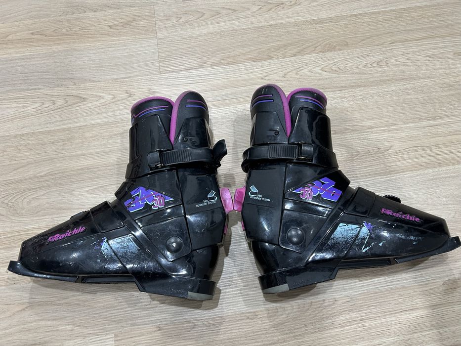 Горнолыжные ботинки