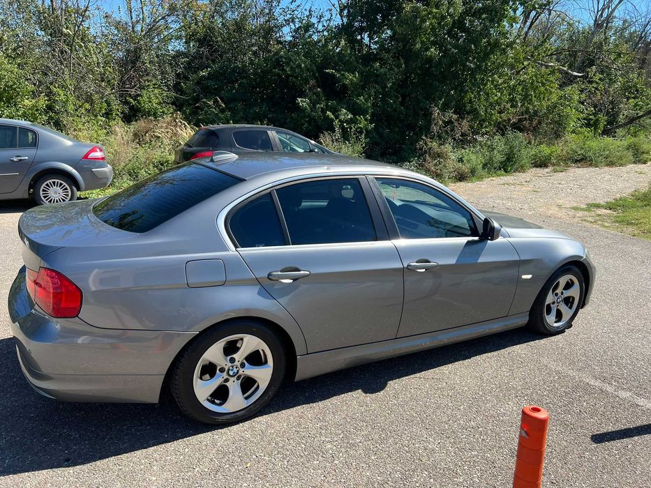 De vanzare BMW E90 163cp an 2011