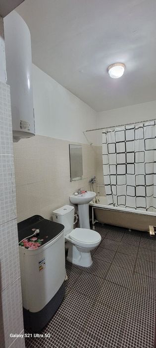 Андижон шаҳар марказида 2 хона, 70 кв. жихозлари билан