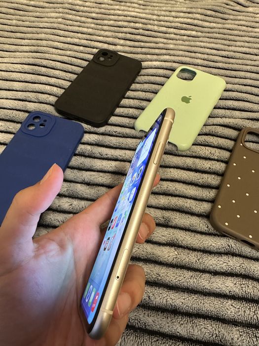 iPhone 11 64GB перфектен
