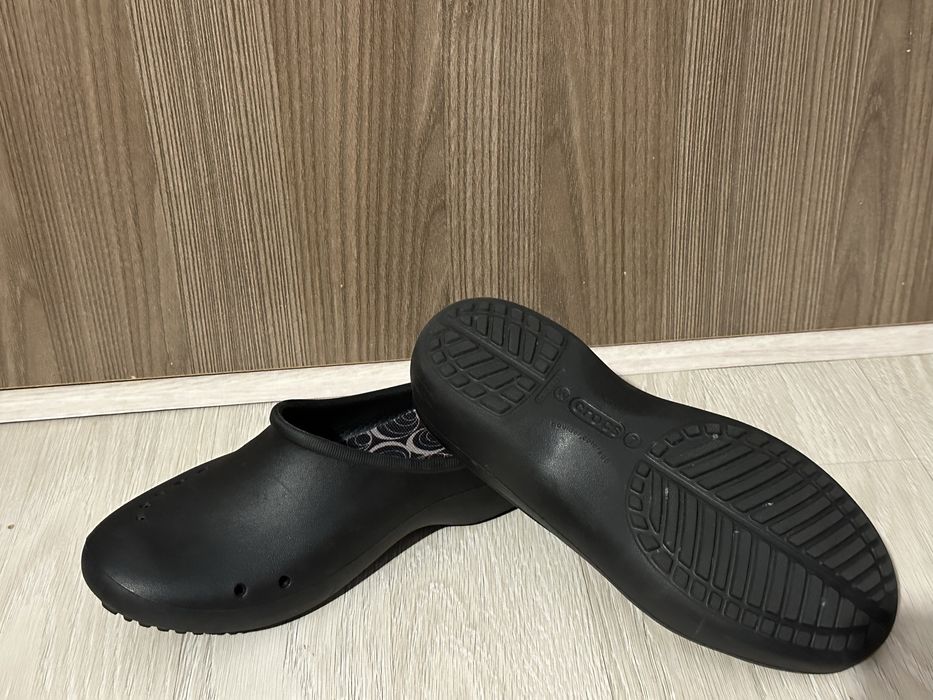 Papuci, saboti Crocs