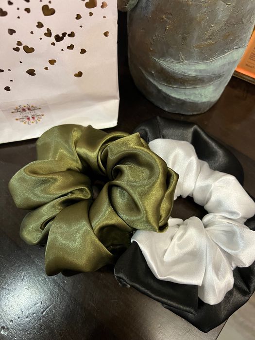 ръчно изработени сатенени скрънчета