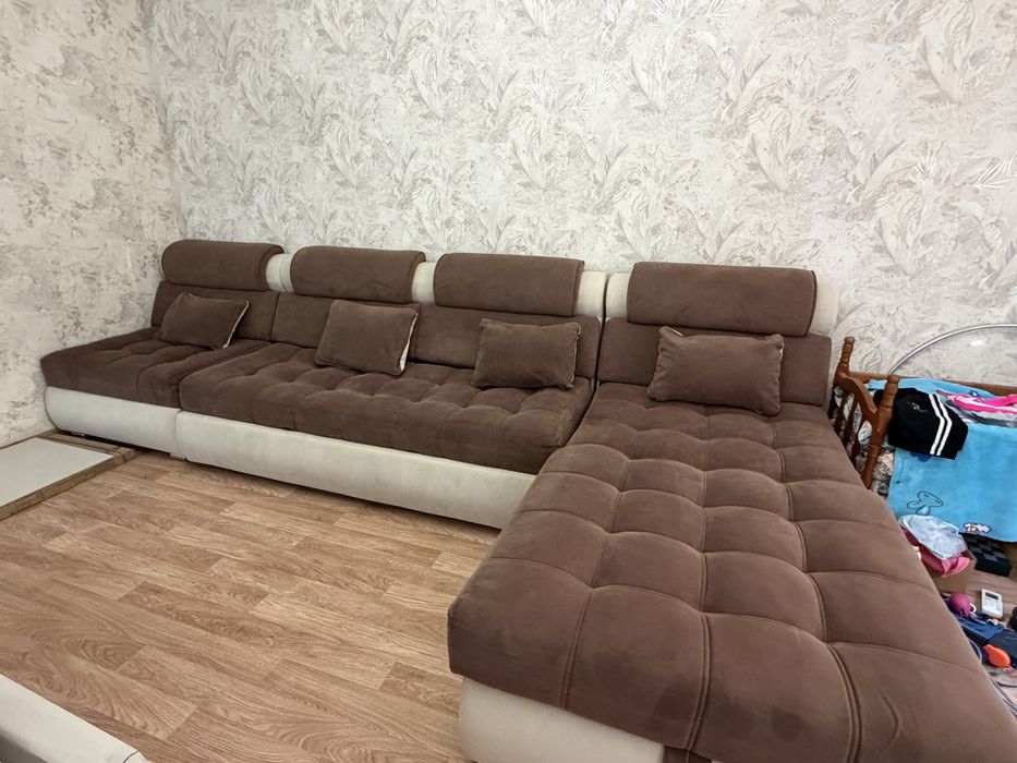 Диван Тихас.