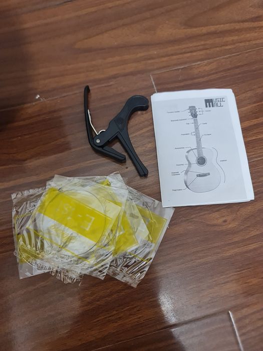 Продаю совершенно новую гитару