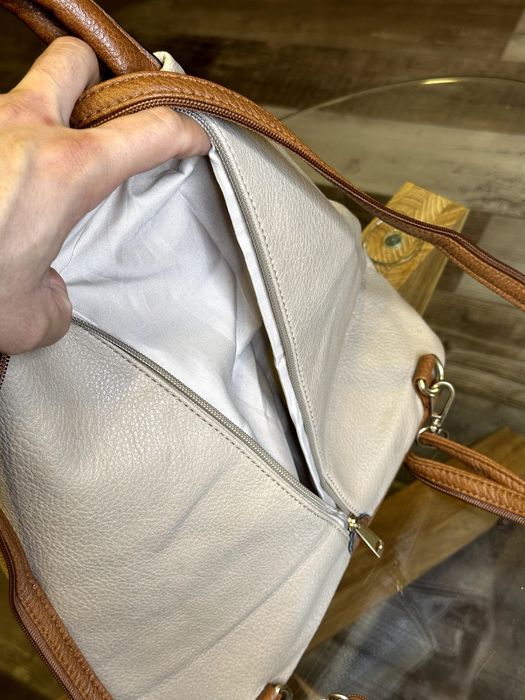 ПРОМО ЦЕНА! Дамска раница/чанта Guess - отлично състояние