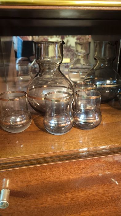 Посуда.графин 2штуки 6 стаканов