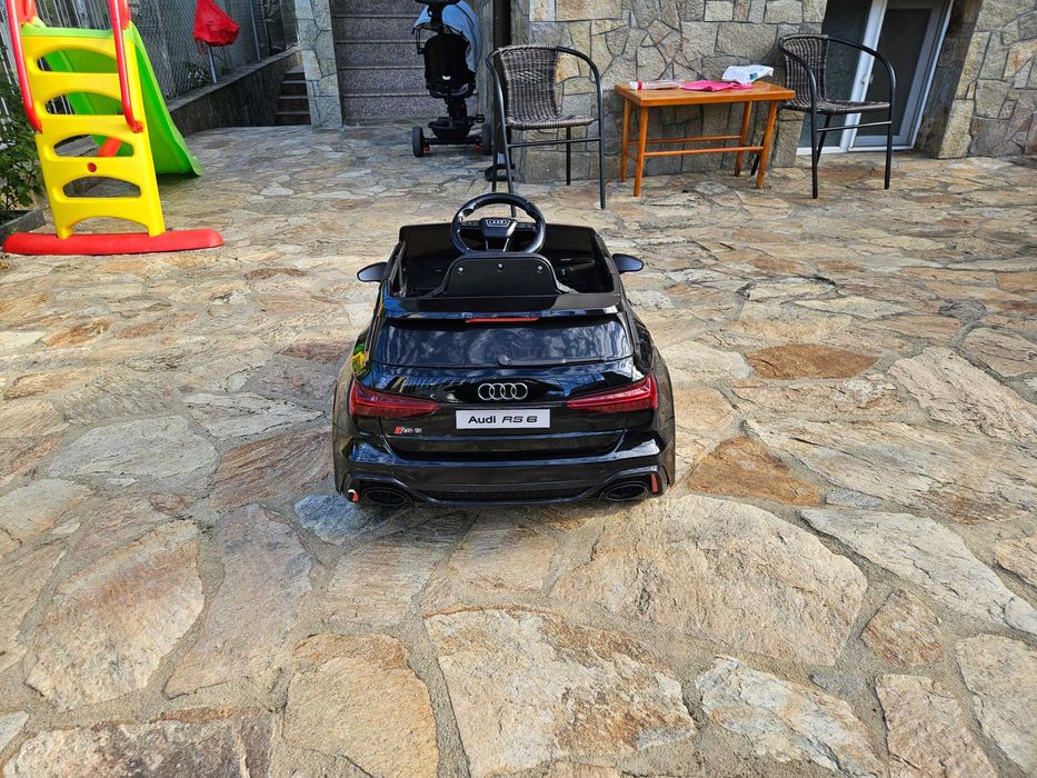 Акумулаторен джип Audi RS6