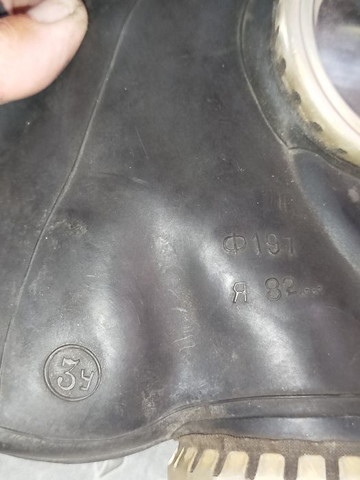 Продам два противогаза