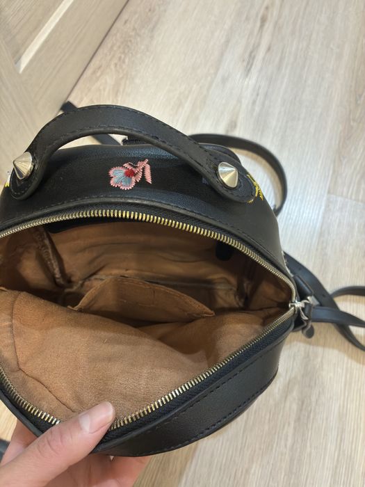 Продаю рюкзак Fendi