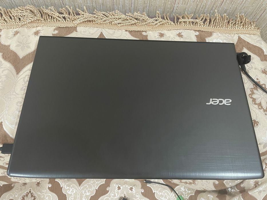 Продам современный шустрый ноутбук Acer i3