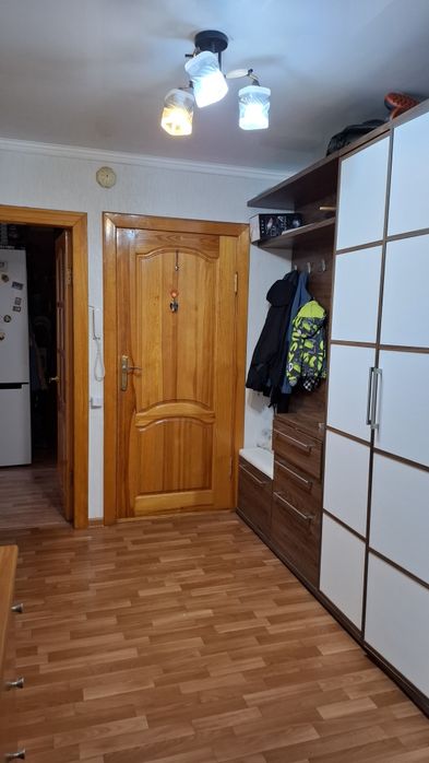 Продам 3к квартиру в 20мкрн