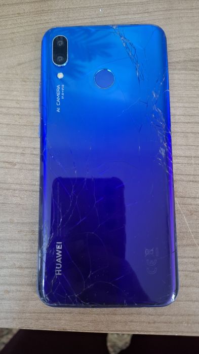 Продаю бу телефон Huawei