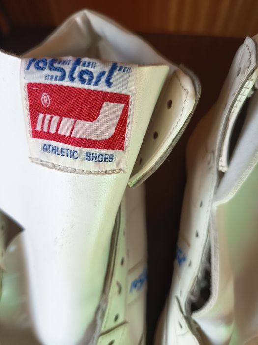 Noi!! Mărimea 43, adidas Rostart,piele ,fabricat la fab Pionierul București,