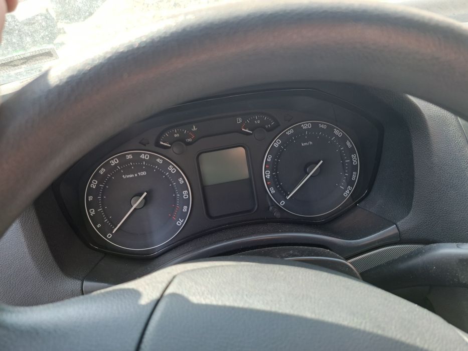 Шкода Октавия 2.0 FSI на части !