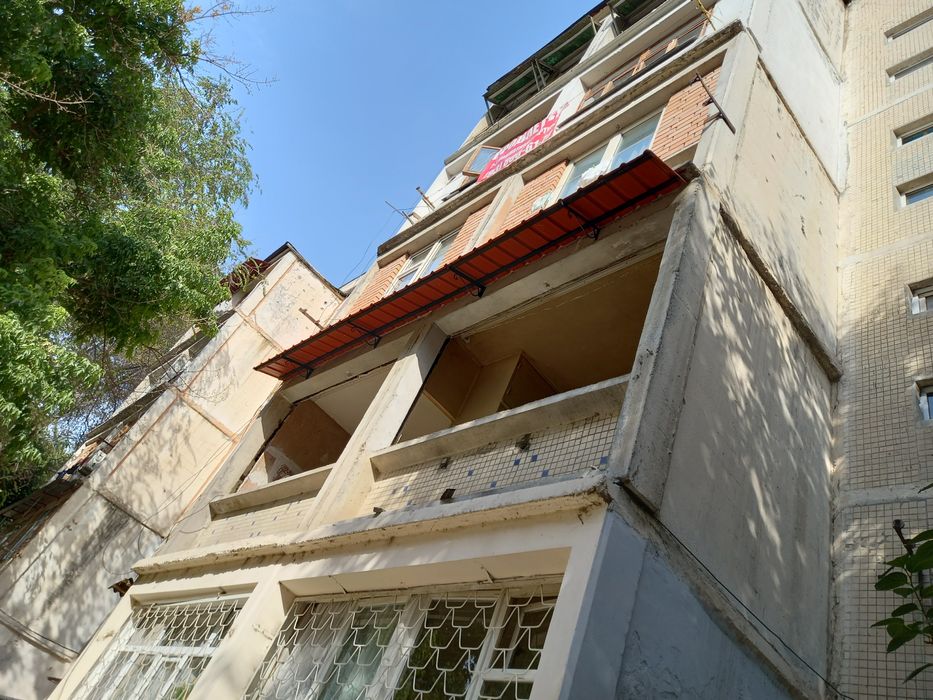 Установка козырьков короткий срок