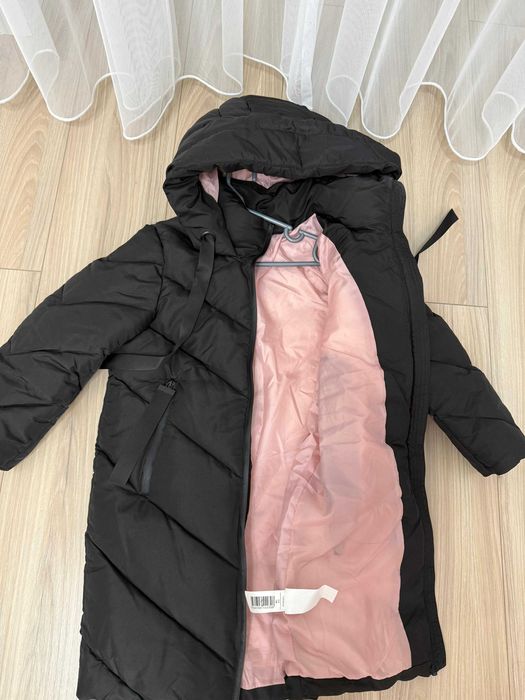 Тёплая зимняя куртка-пуховик для девочки