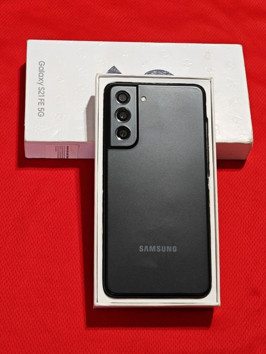 Samsung S21 FE 256 gb Ram 8 5G полный комплект
