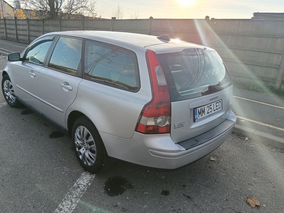 Vând Volvo v50 an 2008
