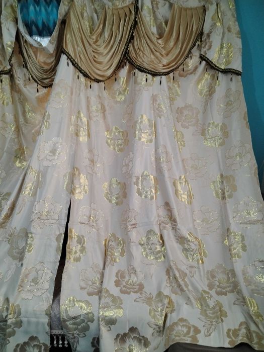 Официални Завеси