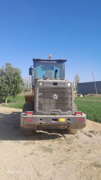 Ekskovator pogruzchik