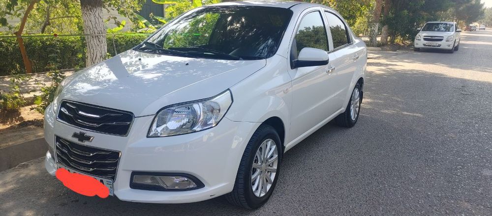 Avtomashina.nexia 3.radnoy