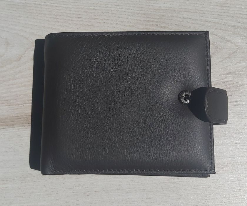 Vând portofel bărbătesc piele naturala maro nou