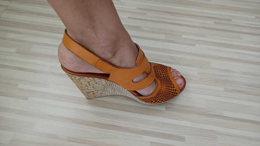 Vând lot 4 perechi sandale/platforme damă, ideale pentru vară