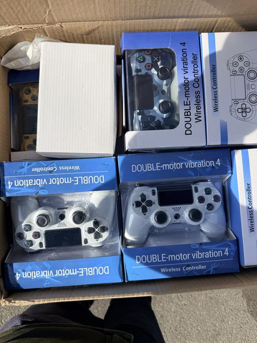Manete ps4 compatibile, noi, sigilate - pret pentru 2 bucati