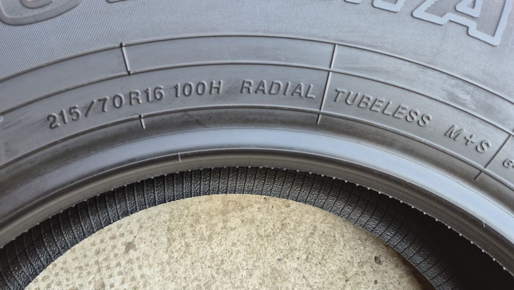 O bucată 215/70 R16 100H Yokohama Geolandar GO33 vară