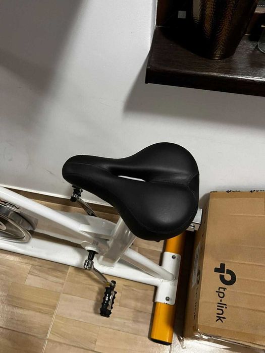 Bicicleta spinning ORION Force C600 cu volanta 18kg