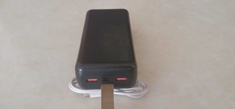 Power bank sotiladi 30.000 ap narxi 150.000