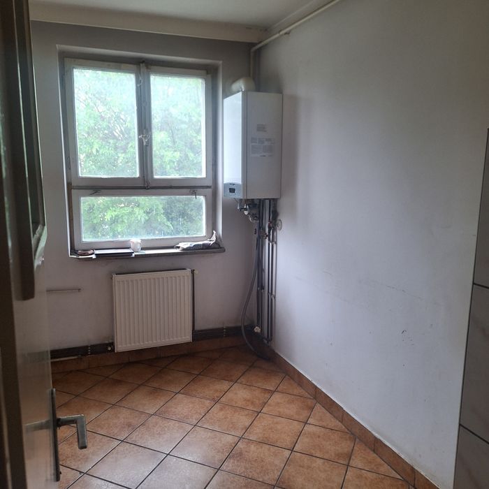 Vand Apartament 3 camere semidecomandat Calea -Bucuresti